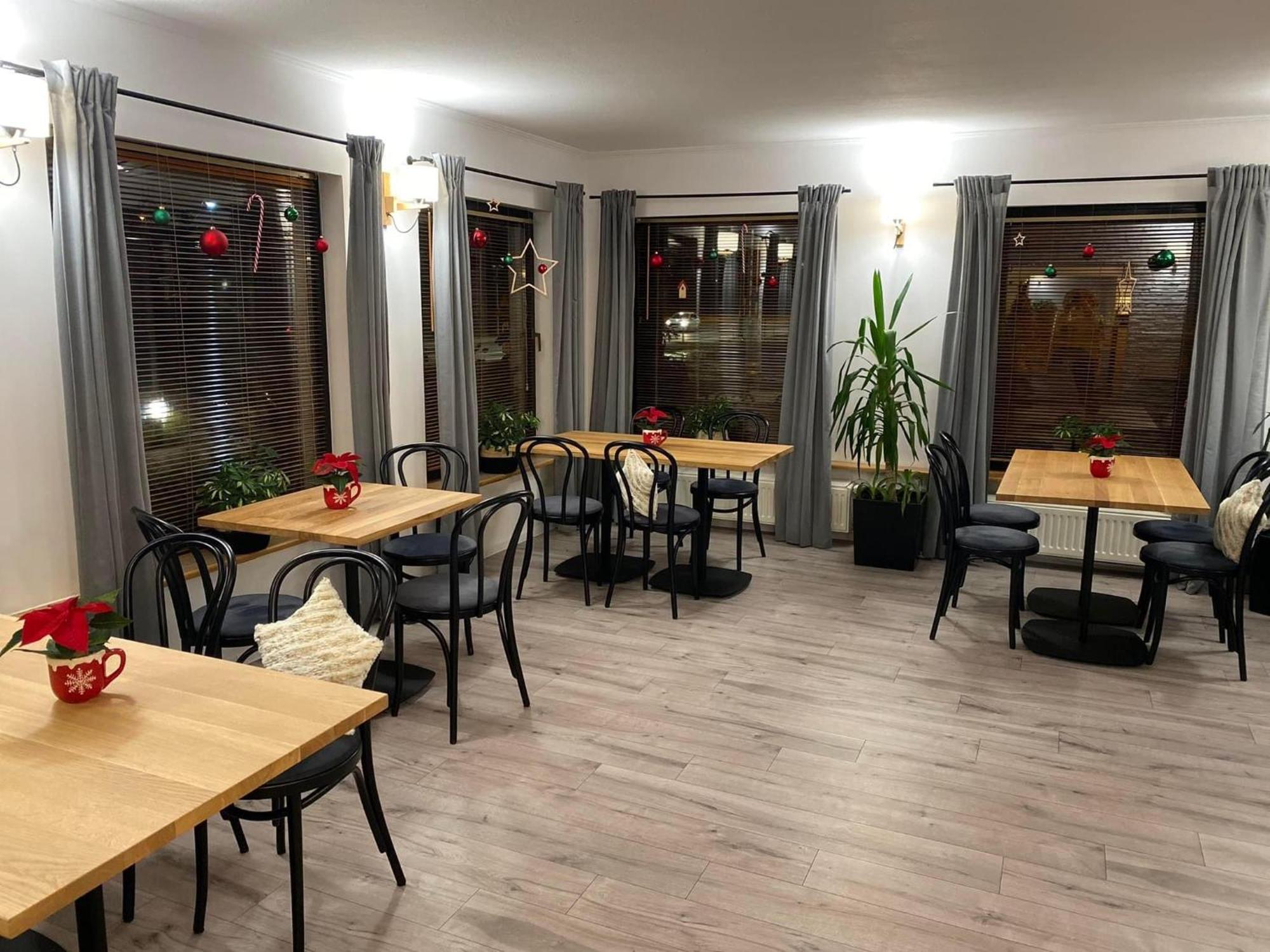 Hotel Restauracja Tajemniczy Ogród Poznań Exterior foto