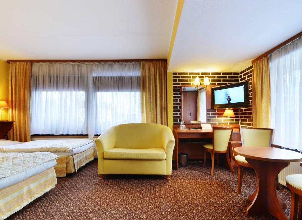 Hotel Restauracja Tajemniczy Ogród Poznań Exterior foto